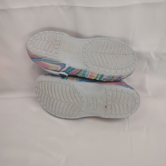 SOLD! Crocs "Tie Dye" Clogs Size 3 - Picture 5 of 6